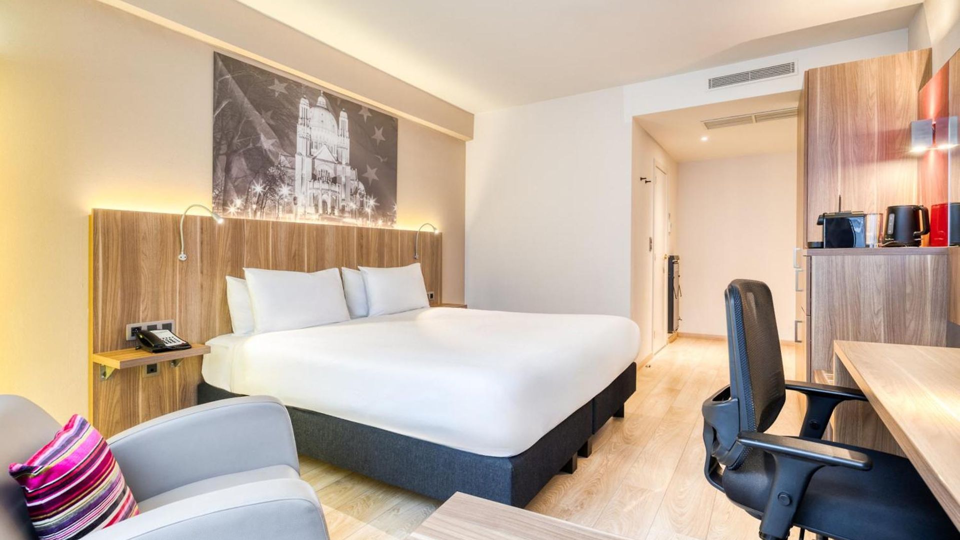 Schuman By Ihg 4*