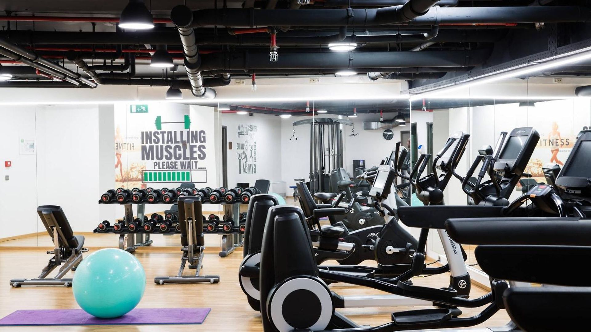 Courtyard By Marriott Hotel 4*