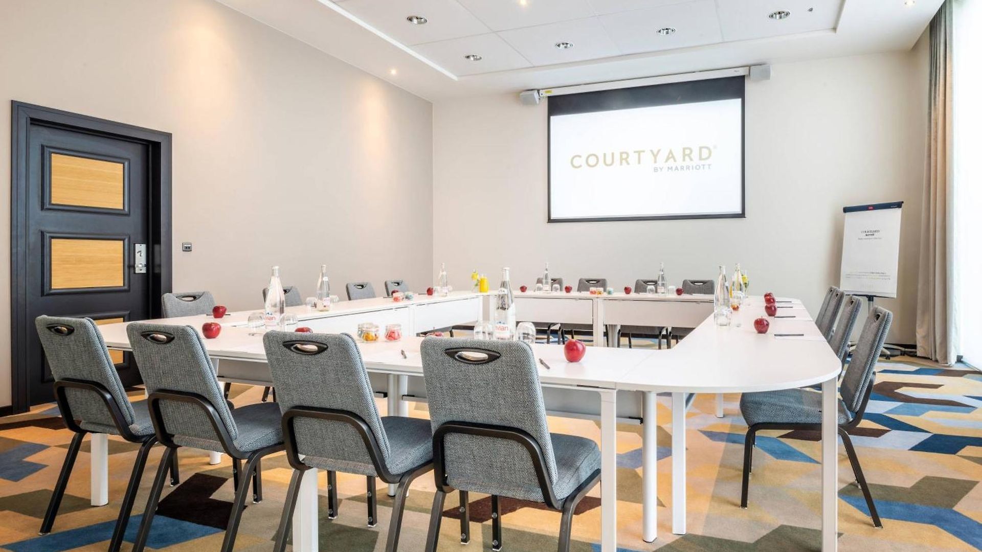 Courtyard By Marriott Hotel 4*