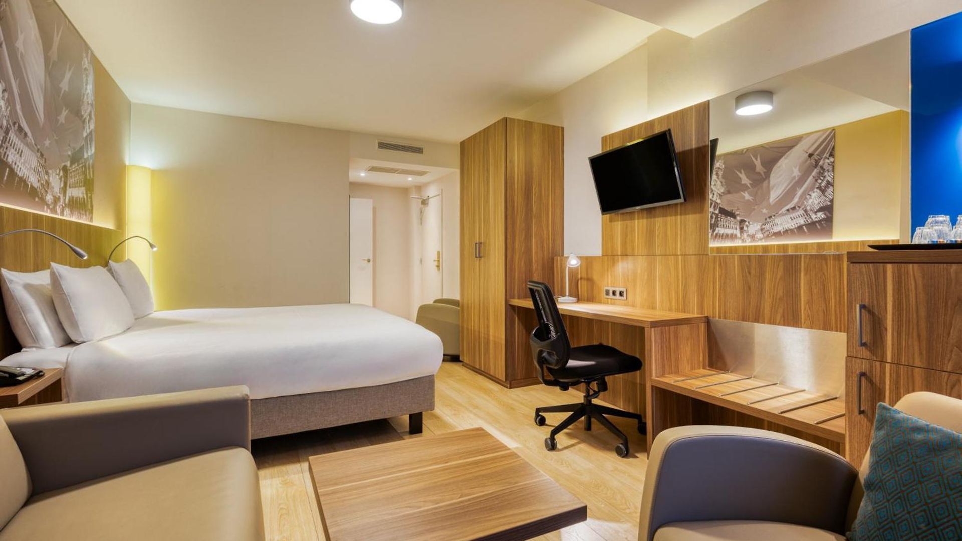 Hotel Schuman By Ihg 4*