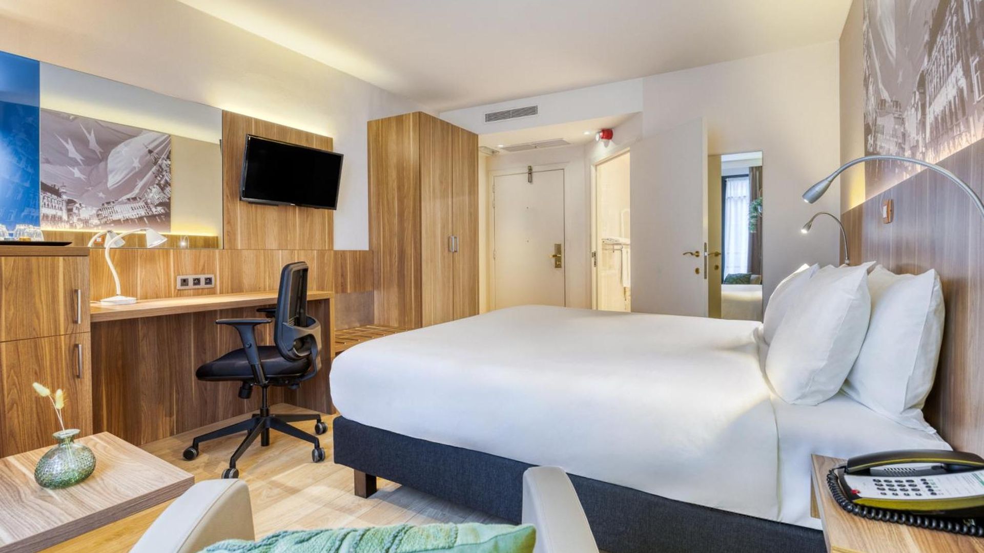 Schuman By Ihg Hotel 4*