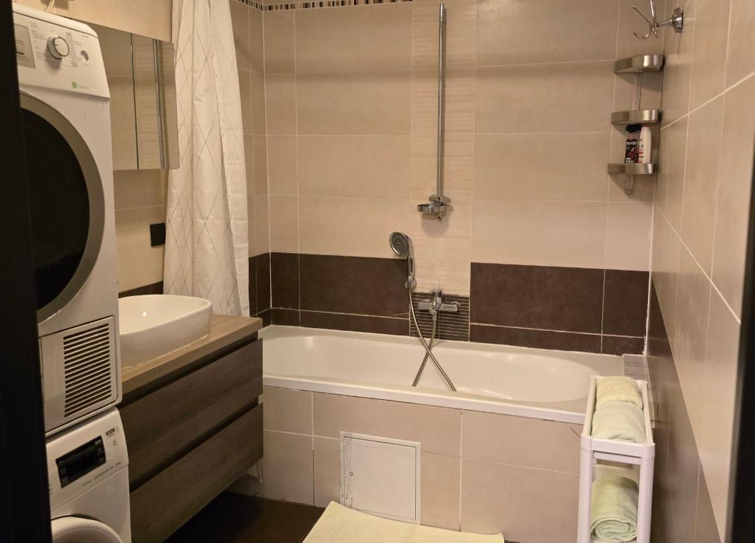 Strelitzyahouse Brussels
