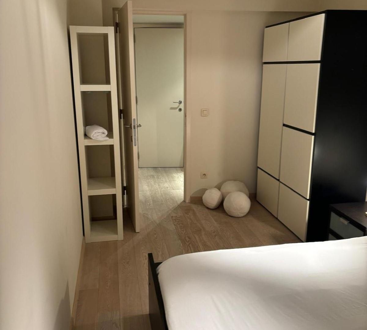 Comfortable Two Bedroom In Center *