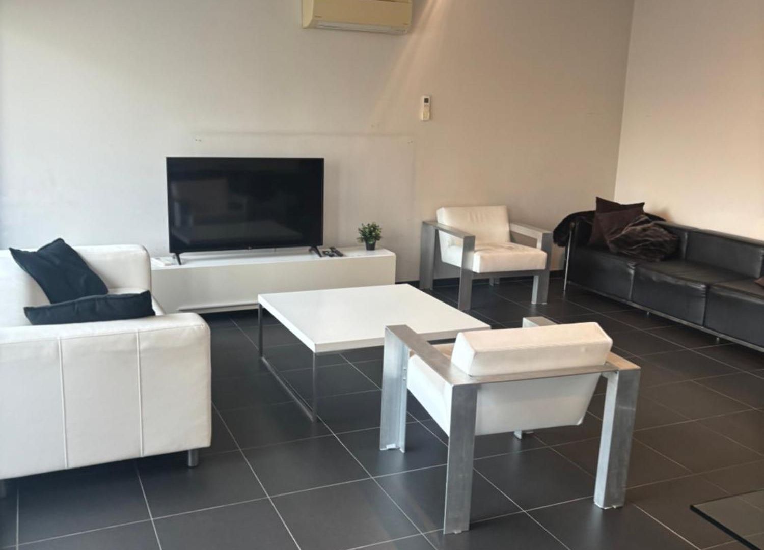 Charming With Balcony Views Appartement Brussel