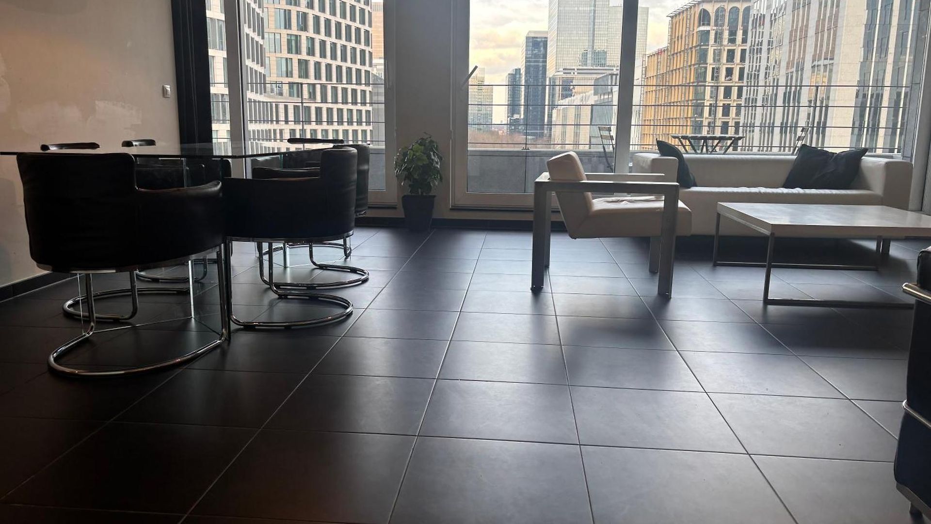 Appartement Charming With Balcony Views