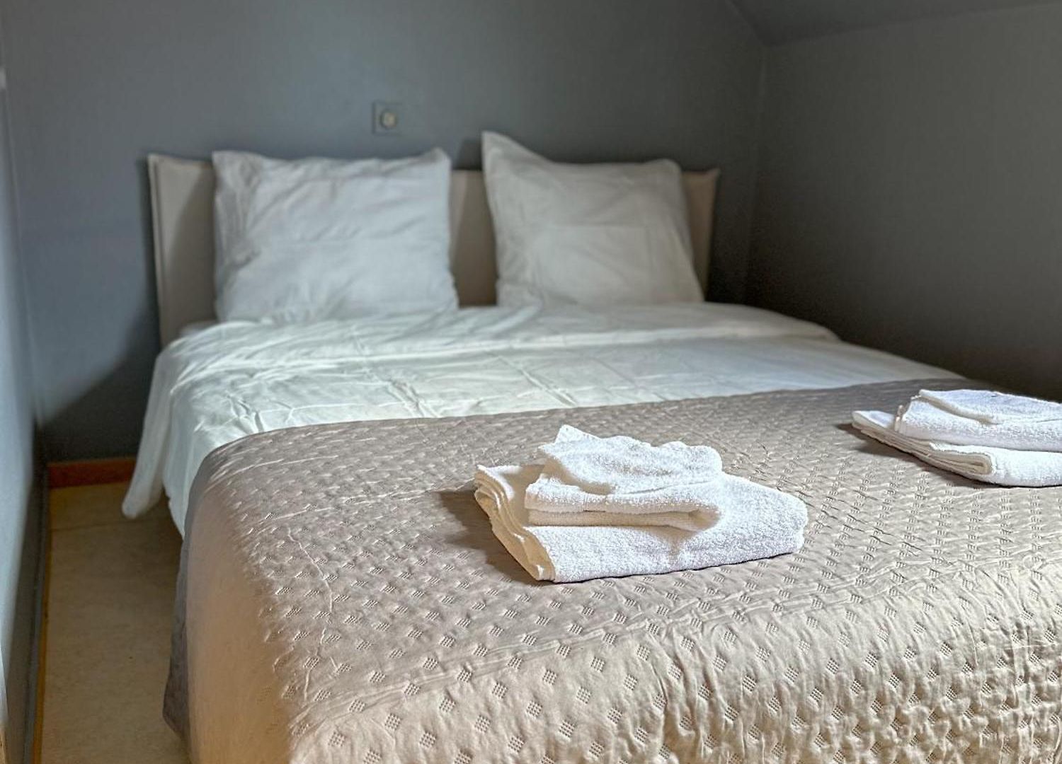 Apartment Near Center & Midi Station *