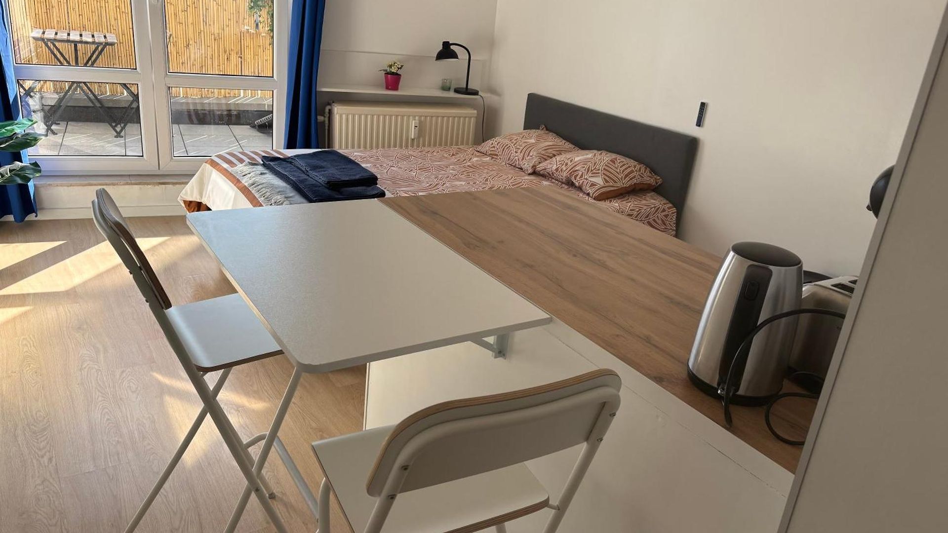 Apartment Bright Close To Everything! *