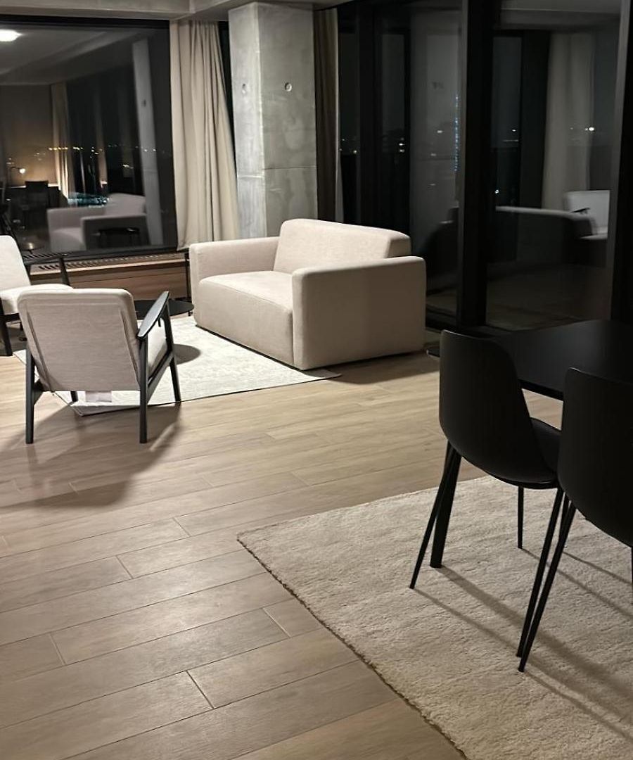 Luxurious In Center *