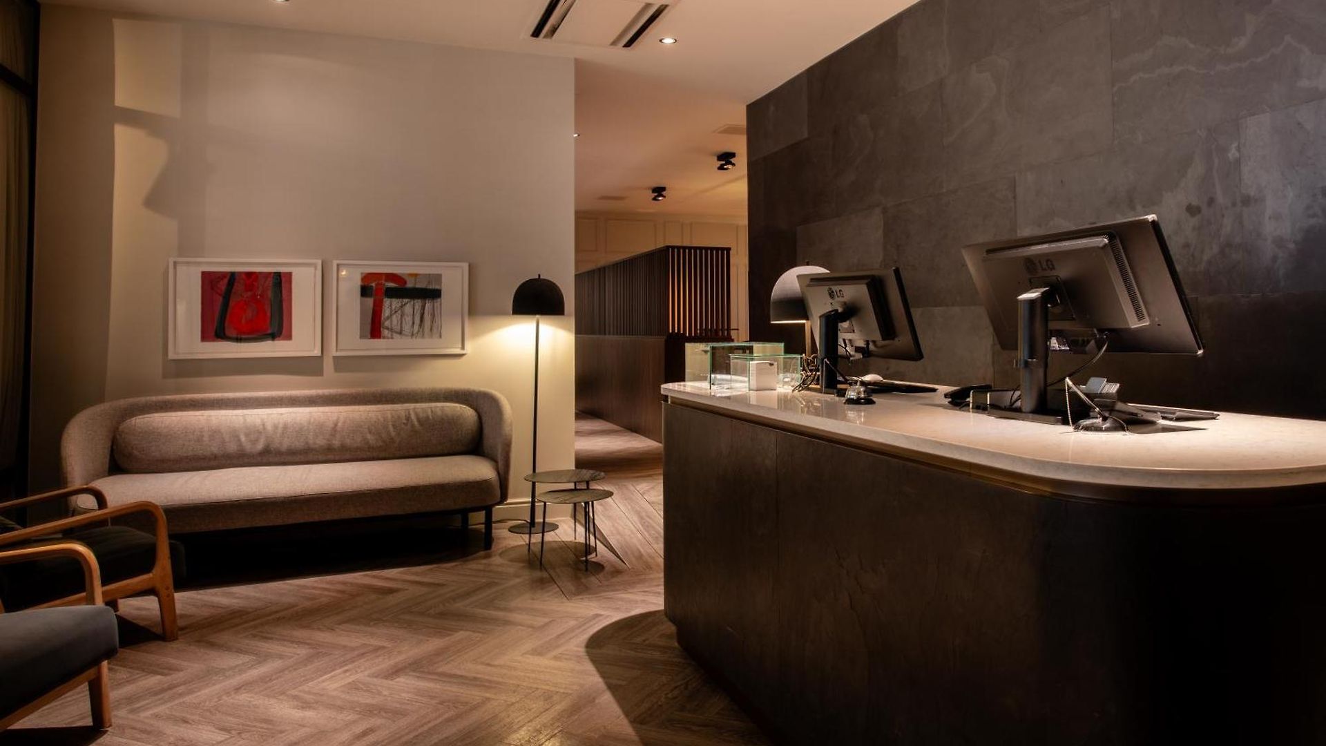 Hotel Pillows Centre 4*