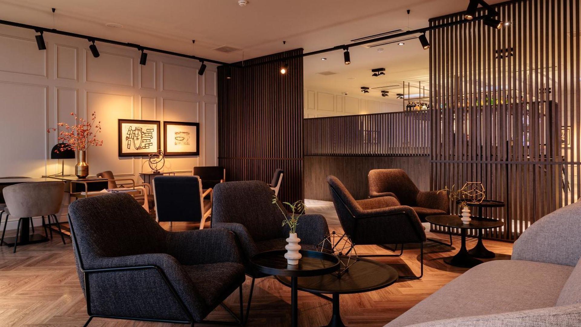Pillows Centre 4*