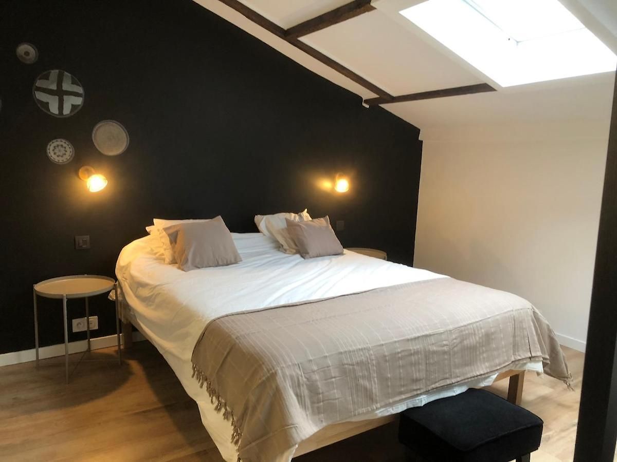 Absolute Charm 3 Bedroom 3 Bathroom With Ac Eu District Apartment