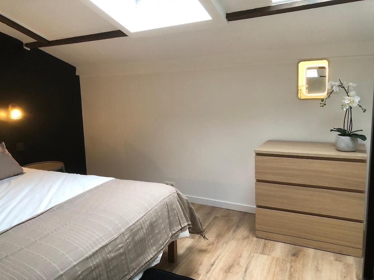 Absolute Charm 3 Bedroom 3 Bathroom With Ac Eu District Apartment