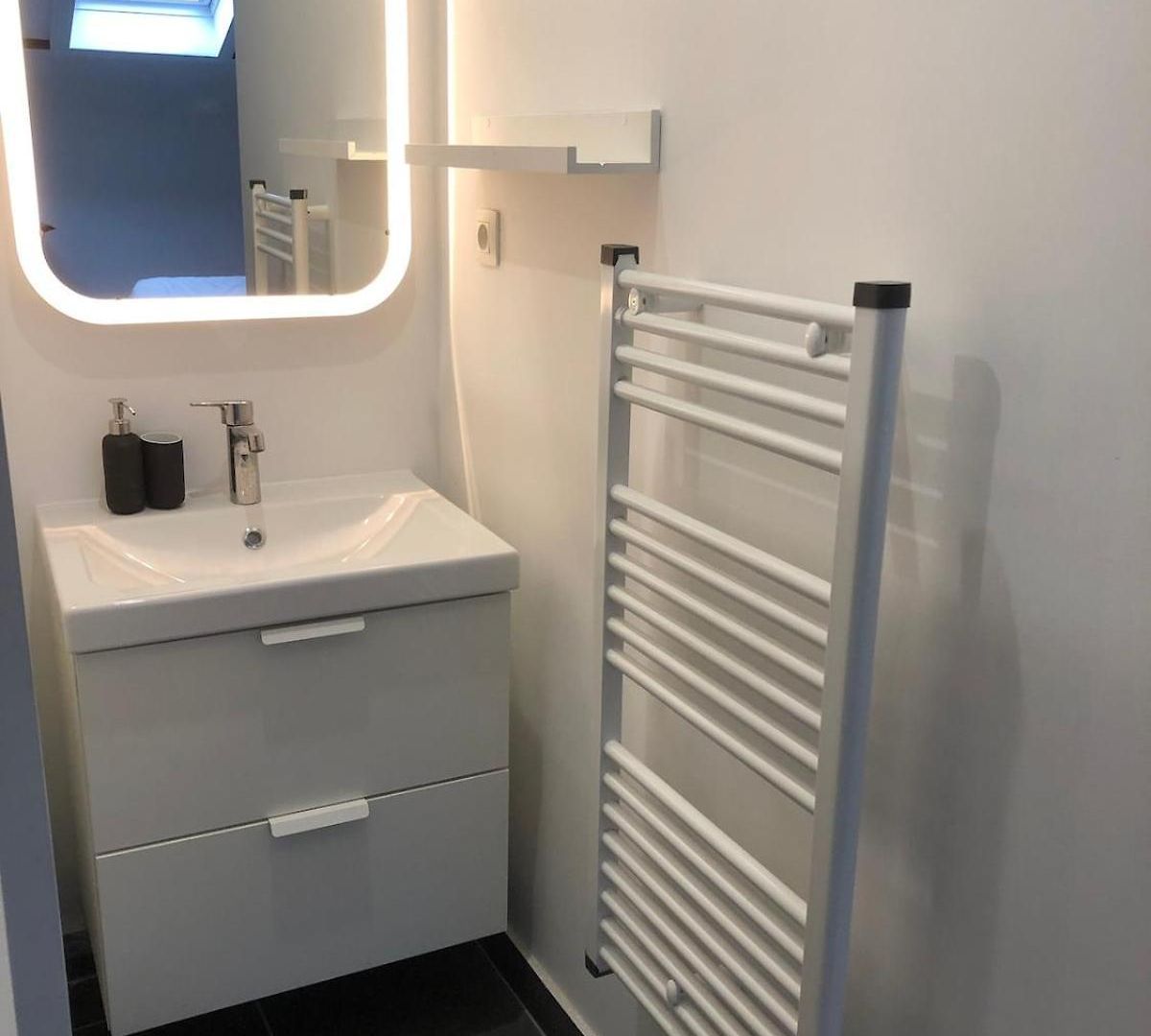 Absolute Charm 3 Bedroom 3 Bathroom With Ac Eu District Apartment *