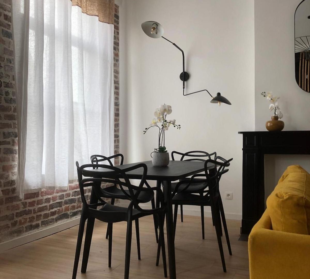 Absolute Charm 3 Bedroom 3 Bathroom With Ac Eu District Apartment *