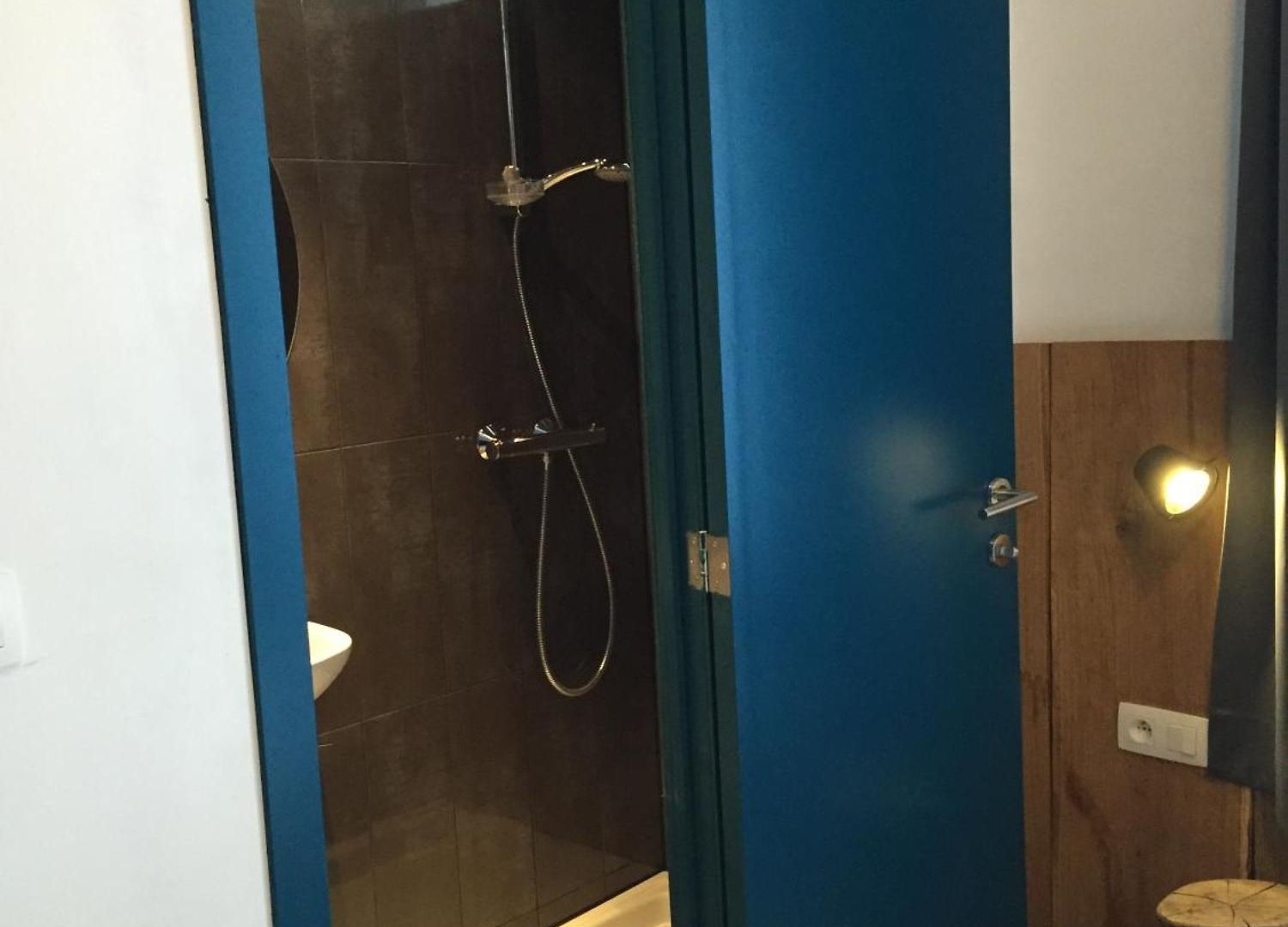 The82 Midi Hostel