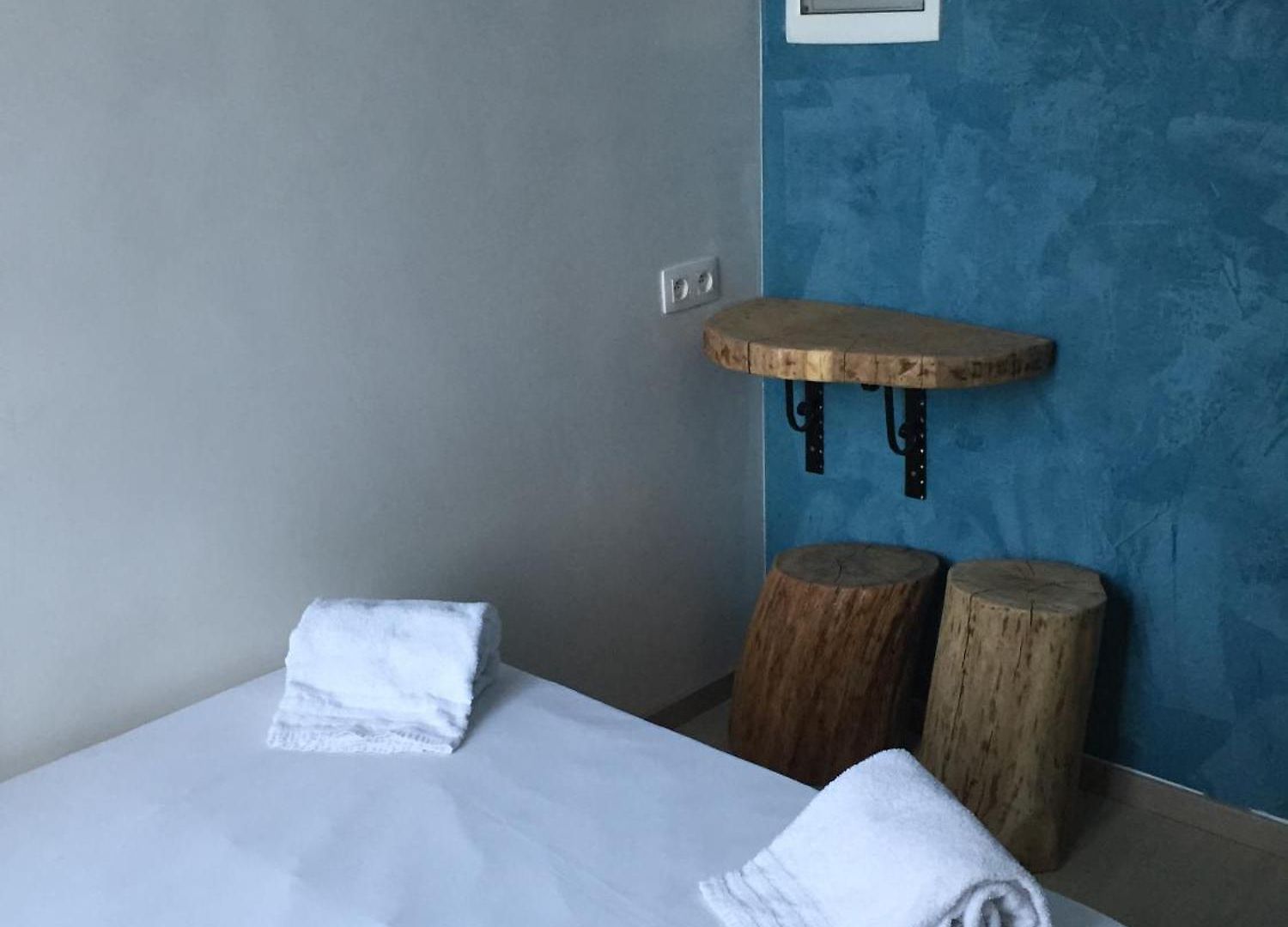 The82 Midi Hostel