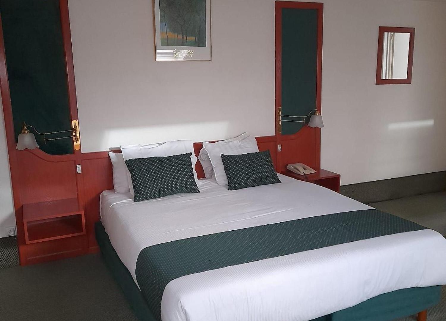 Le Dome Hotel 3*