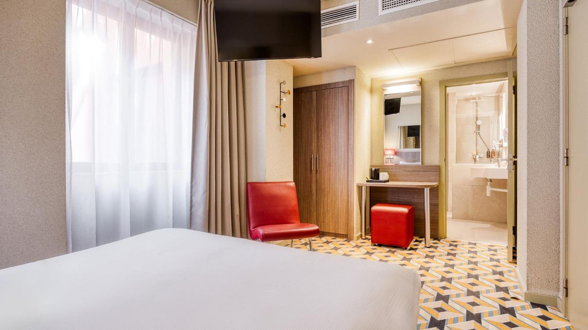 Hotel Alma Grand Place 3*