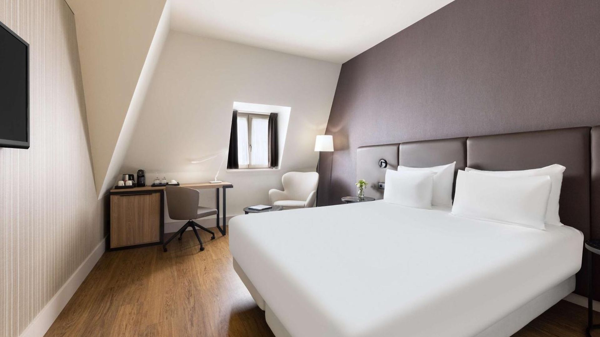 Nh Carrefour De L'europe Hotel