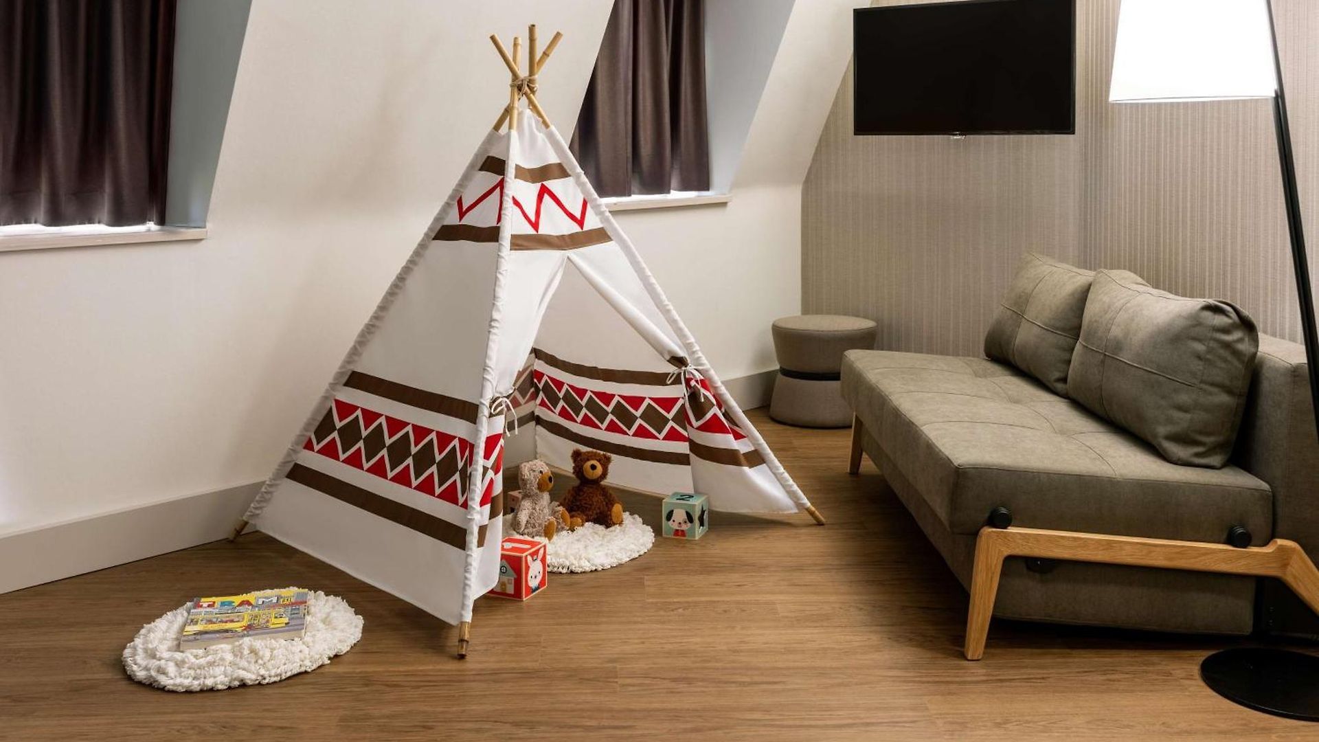 Nh Carrefour De L'europe Hotel 4*