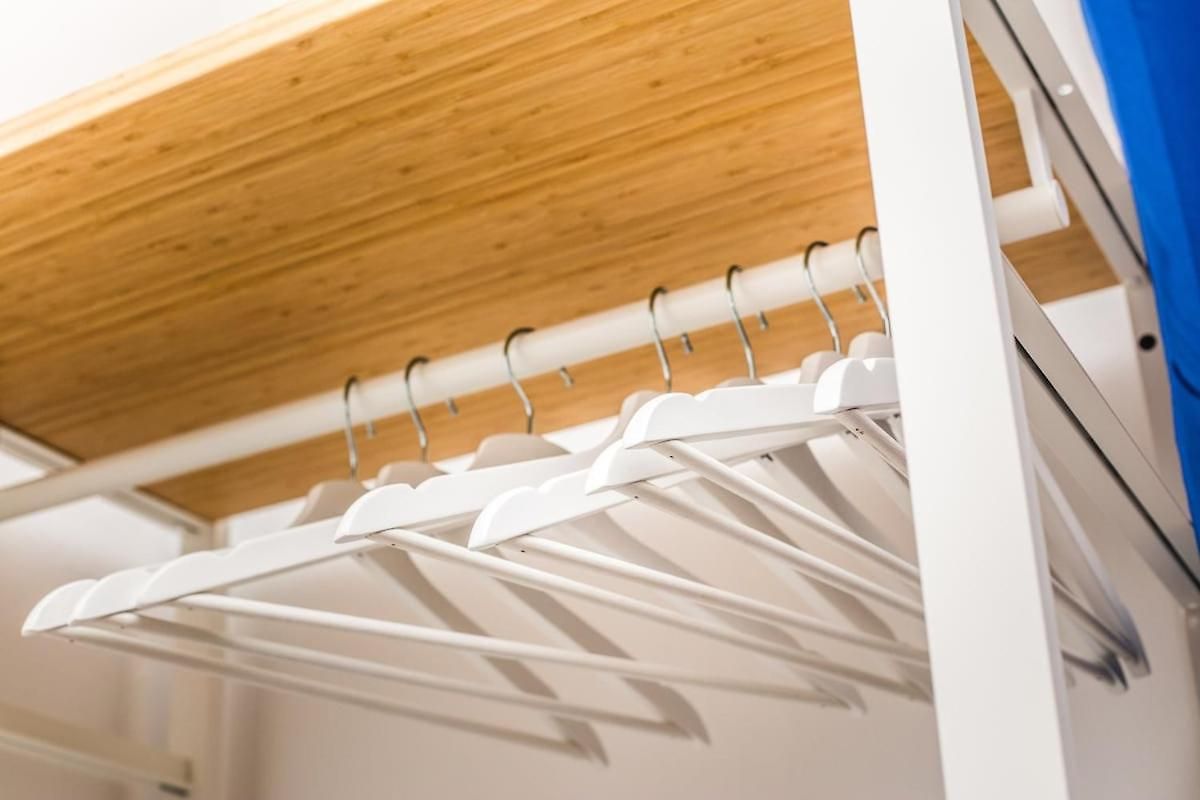 Spacious And Chic 1br - Separate Kitchen & Washer Apartment Brussels