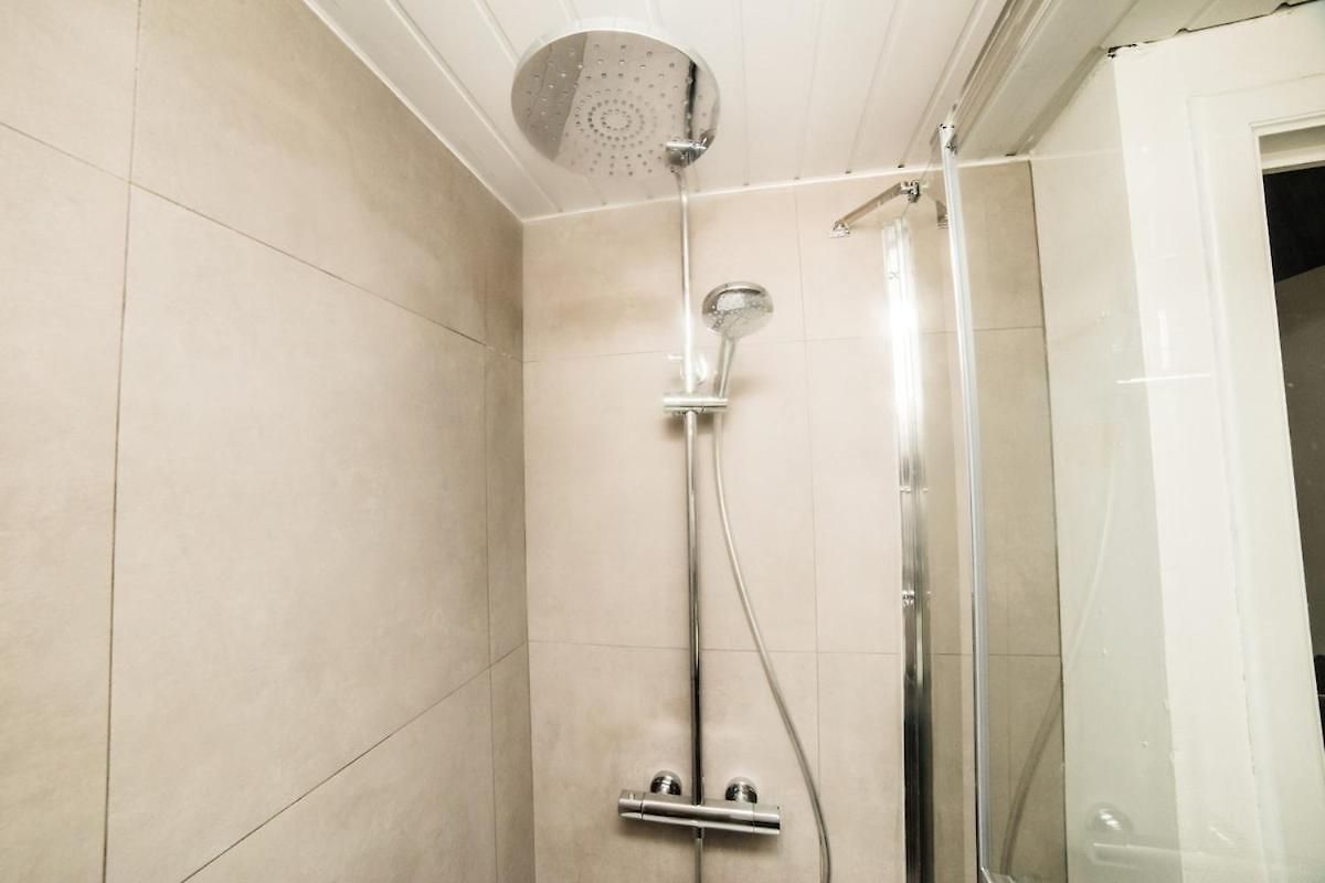 Spacious And Chic 1br - Separate Kitchen & Washer Apartment