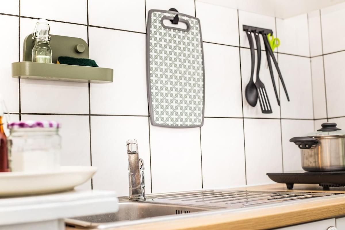 Spacious And Chic 1br - Separate Kitchen & Washer Apartment Brussels