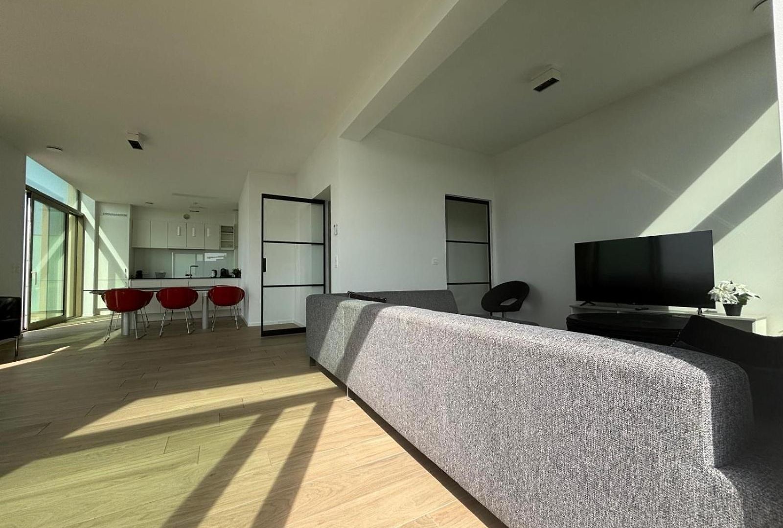 Splendid Penthouse In Center With Water View Apartment