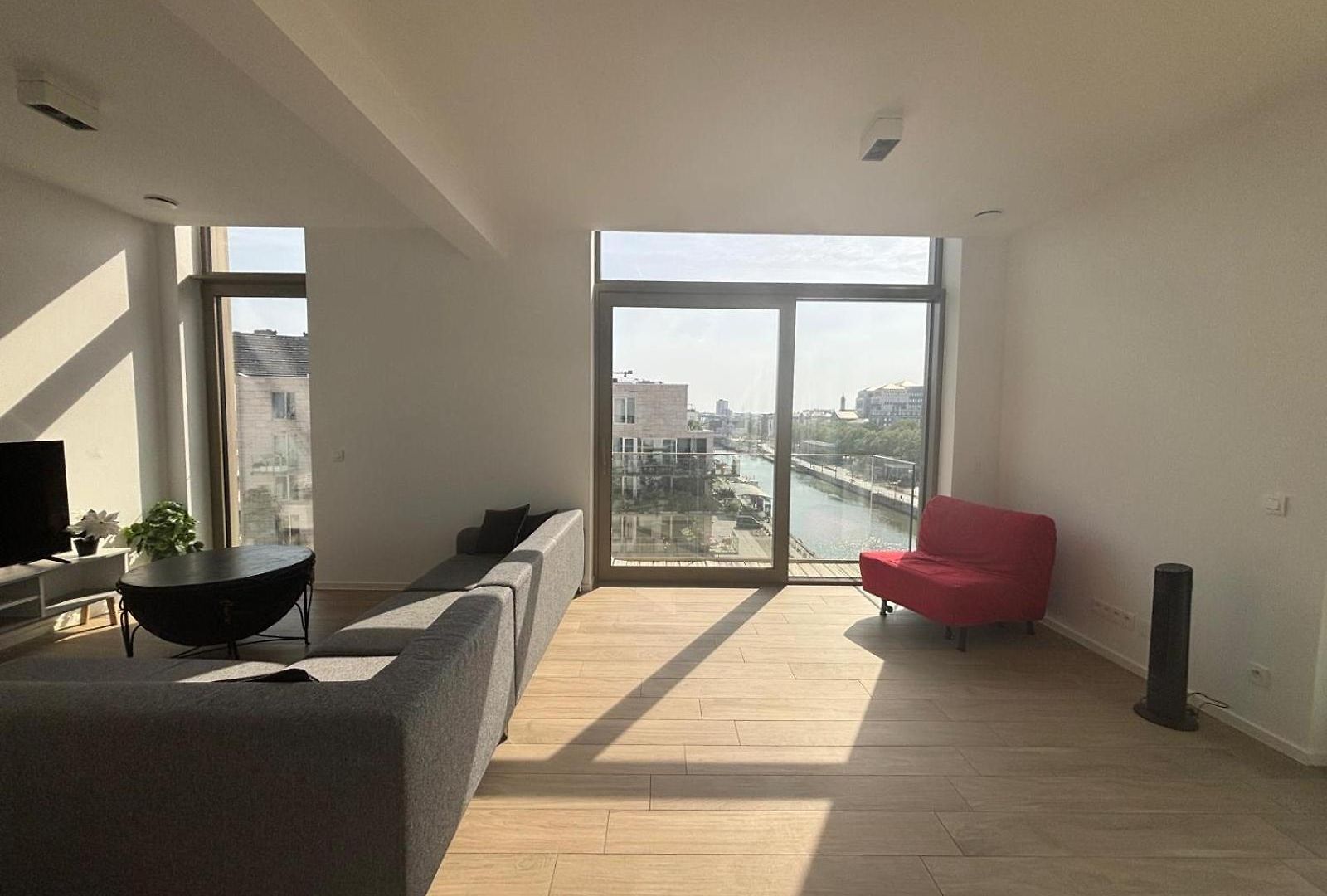 Splendid Penthouse In Center With Water View Apartment Brussels