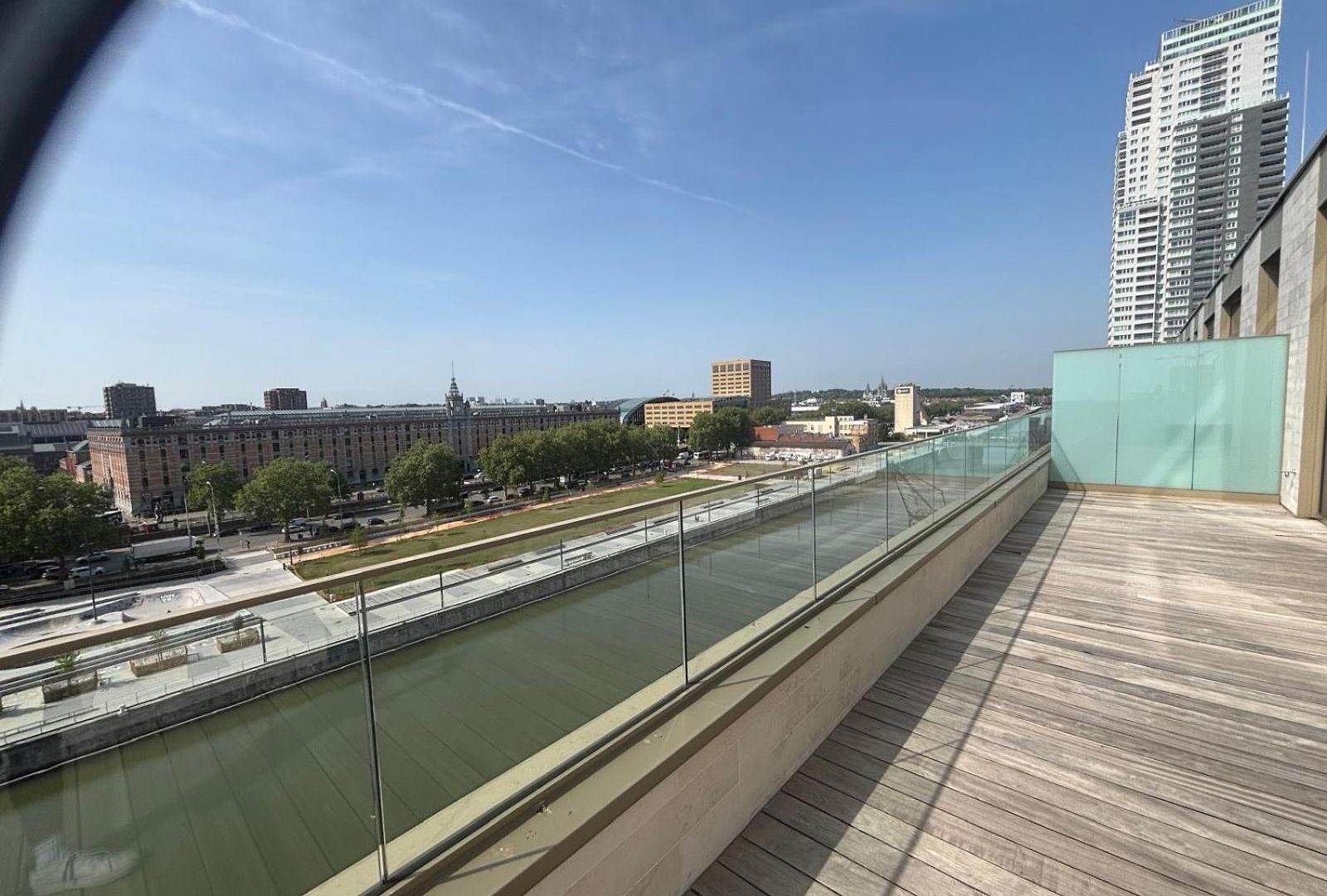 Splendid Penthouse In Center With Water View Apartment