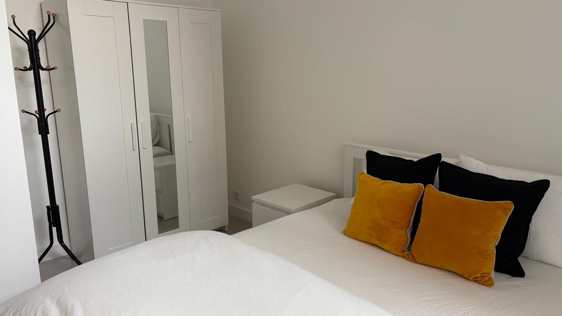 2 Bedroom Duplex *