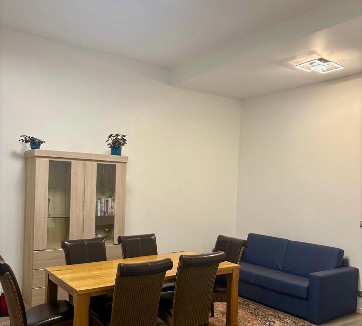Modern 1 Bedroom And Sofa Bed Apartment