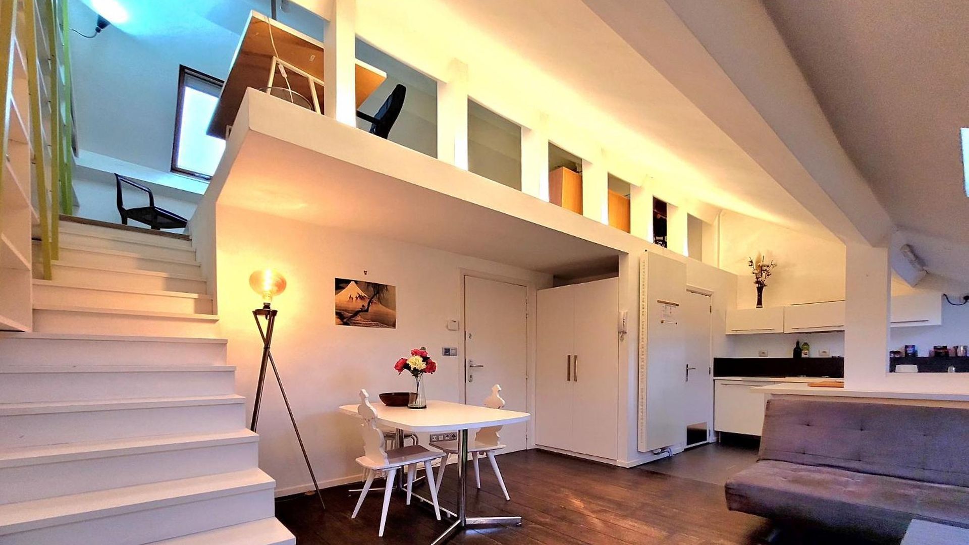 Cosy Flat, Location