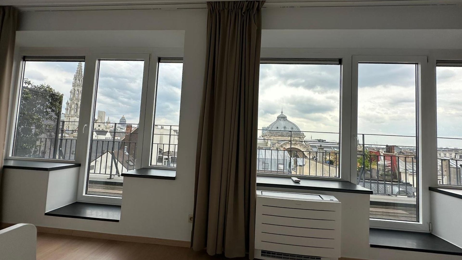 Grand Place View - 2bd - Exclusive *