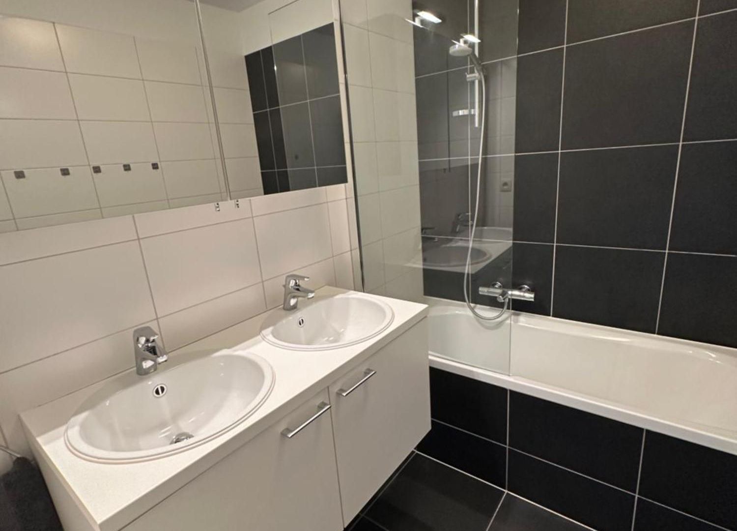 Grand Place View - 2bd - Exclusive
