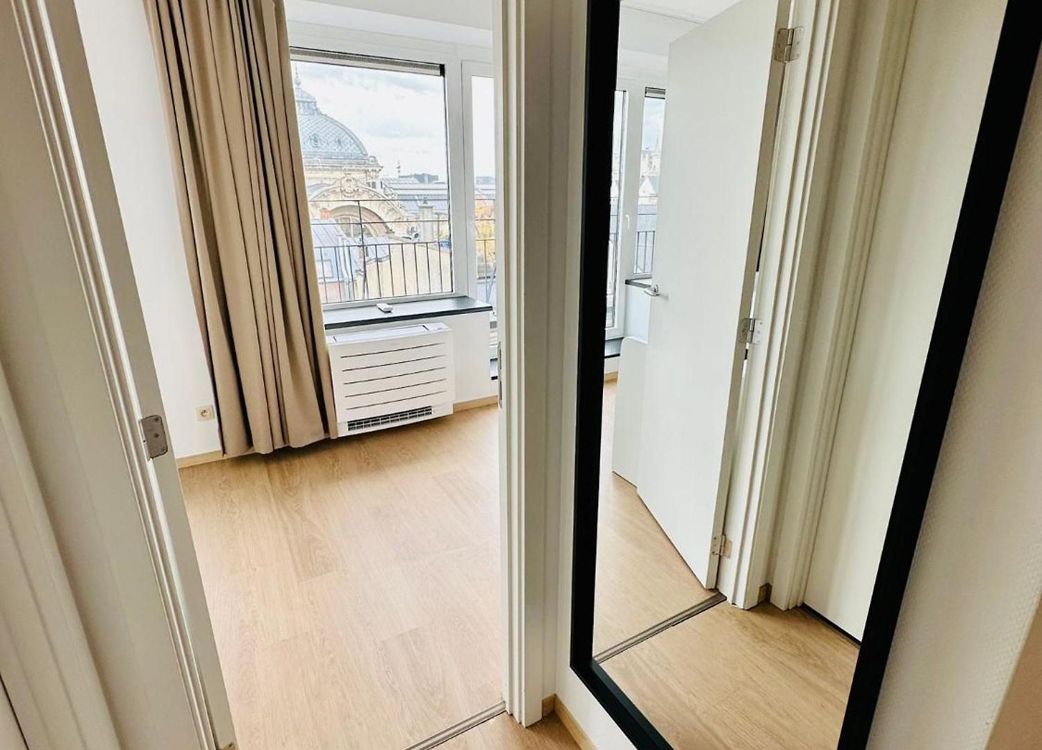 Grand Place View - 2bd - Exclusive