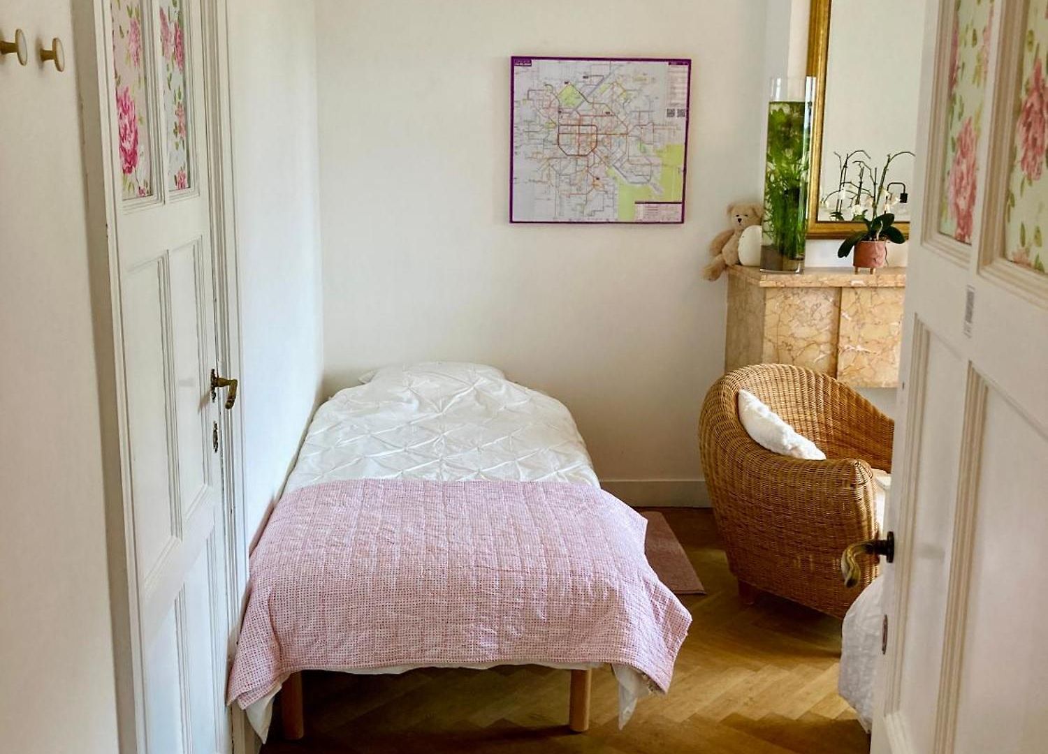 Calm, & Birdsong Homestay Brussels