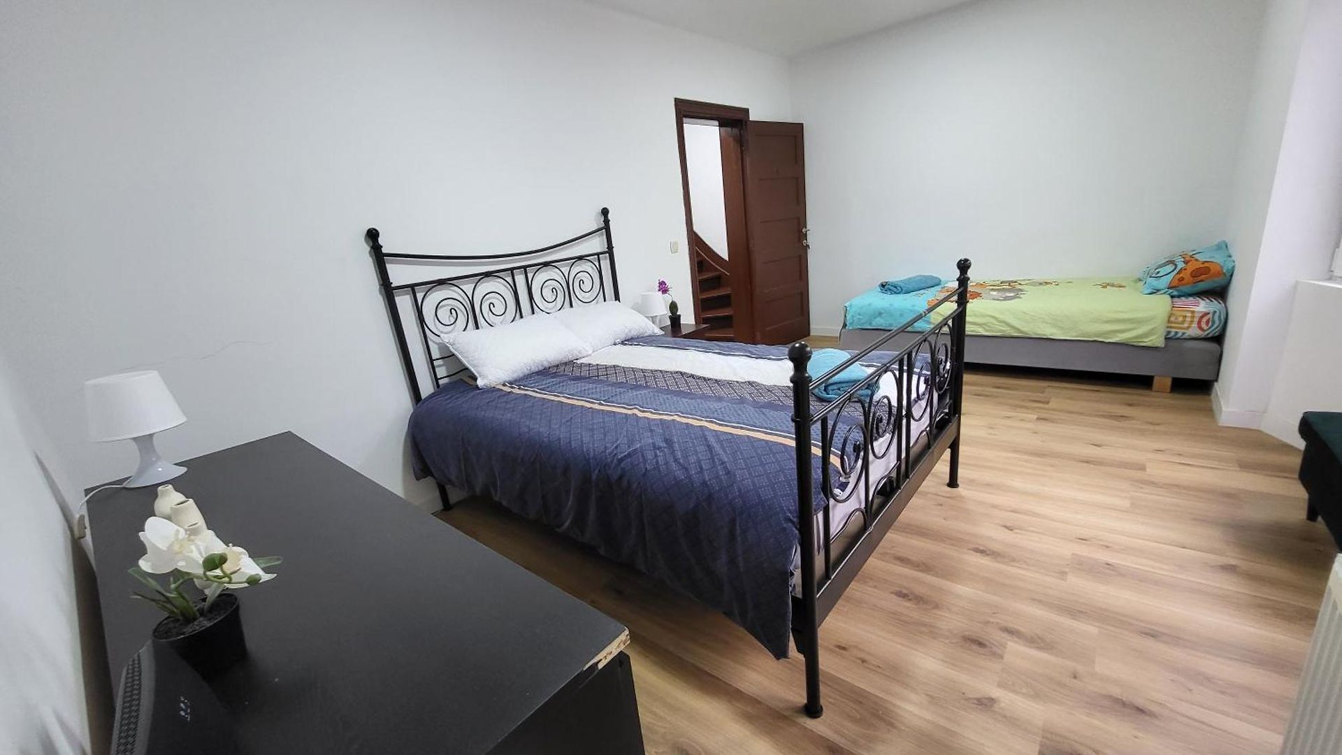 Guest house Charles House *