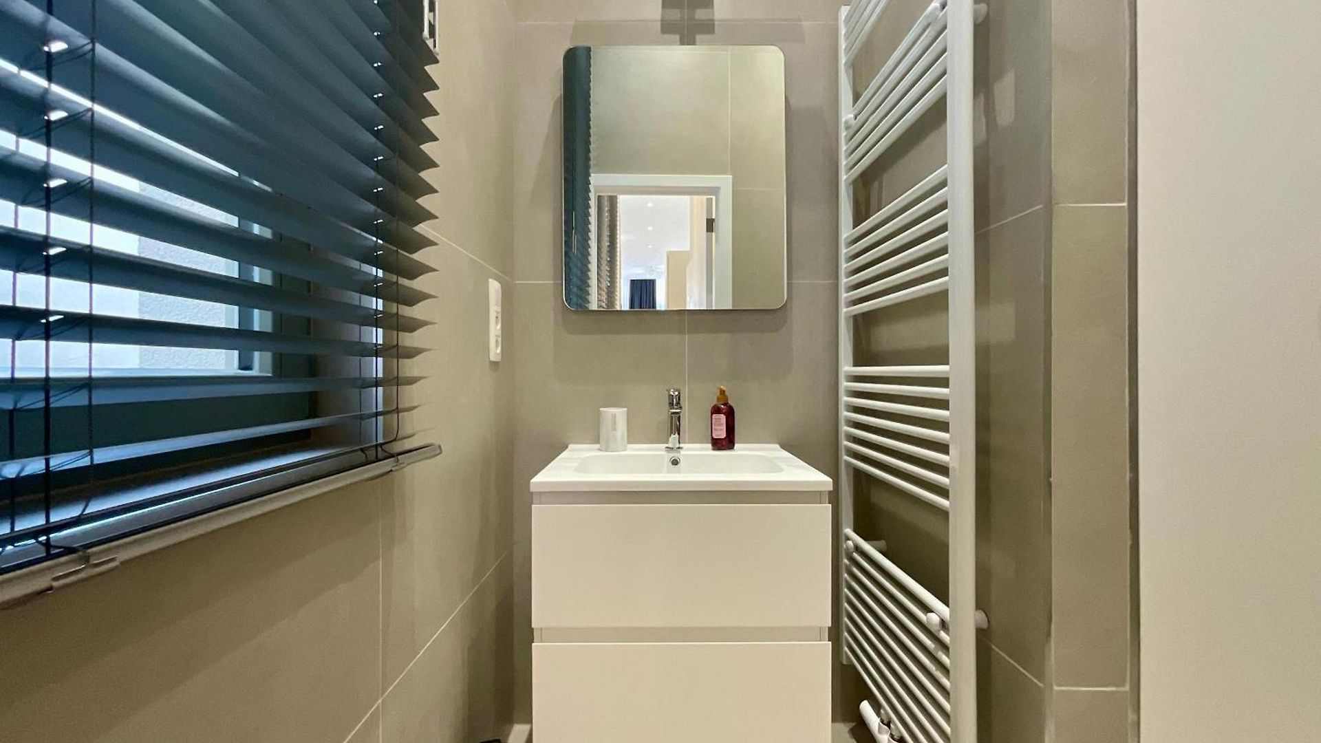 Apartment Chapeliers *