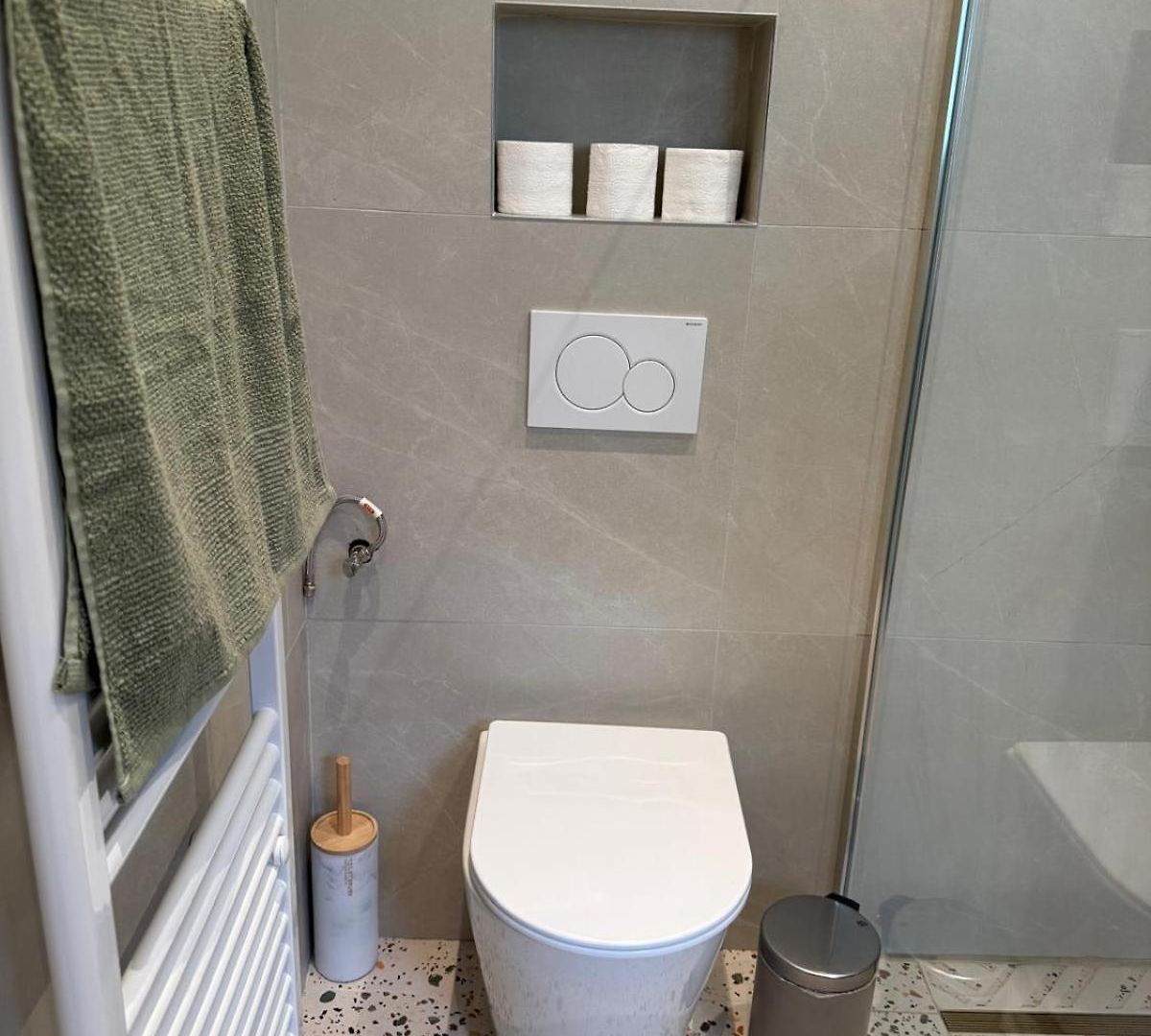 Le Goujons - New Near Midi Station Apartment Brussels