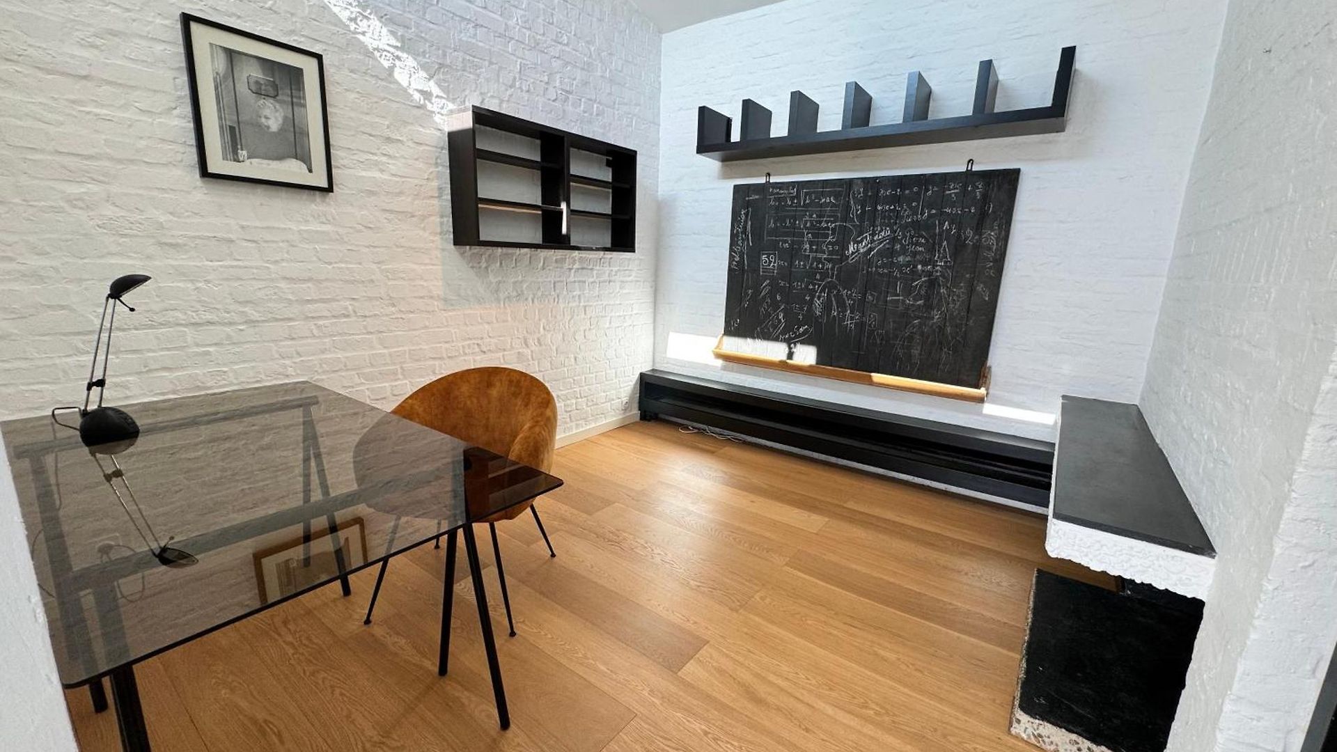 Apartment 'l' *