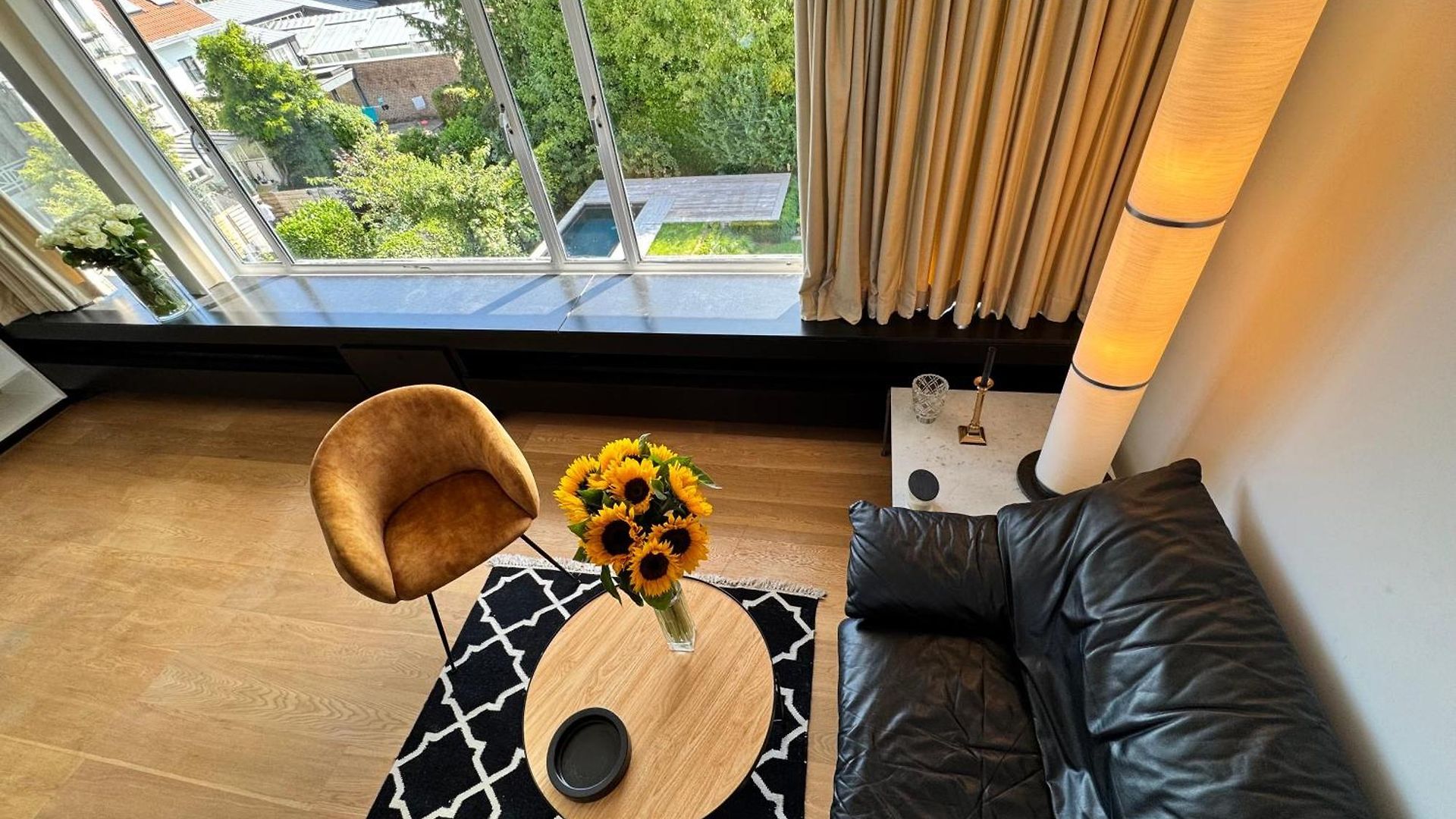 Apartment 'l' *
