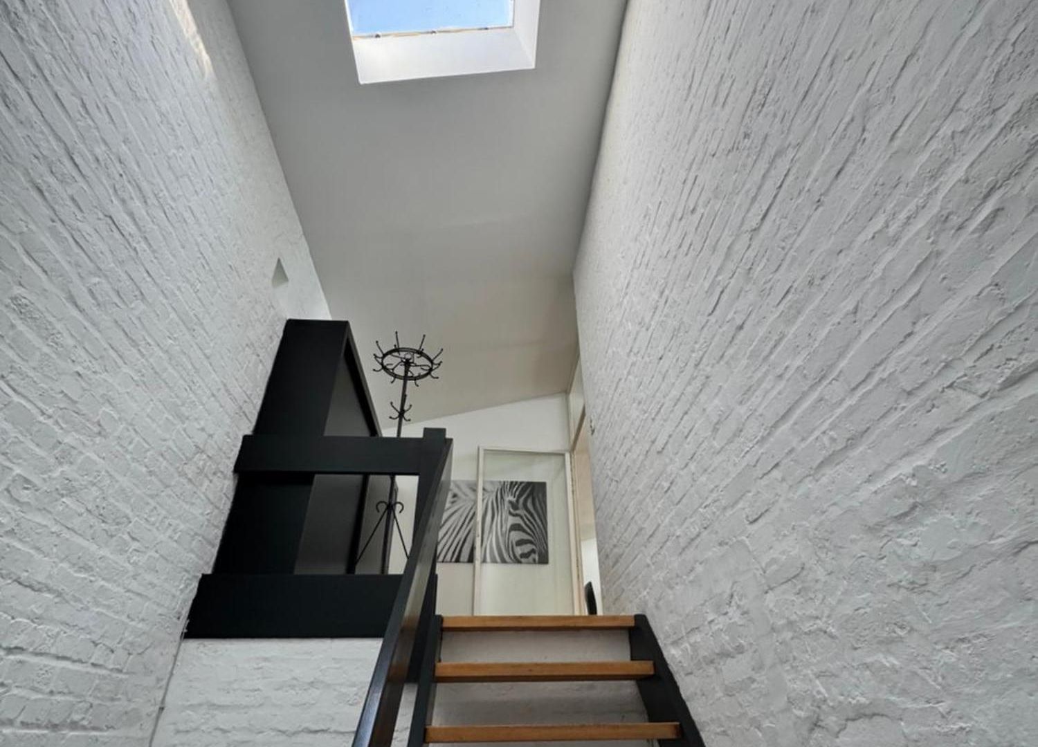 Apartment 'l'