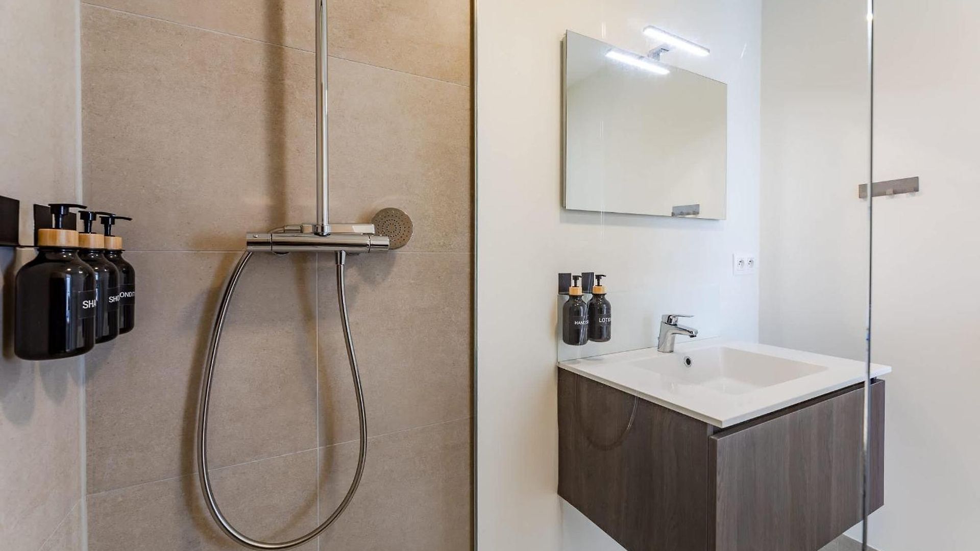 Apartment Large In A Serviced Building *