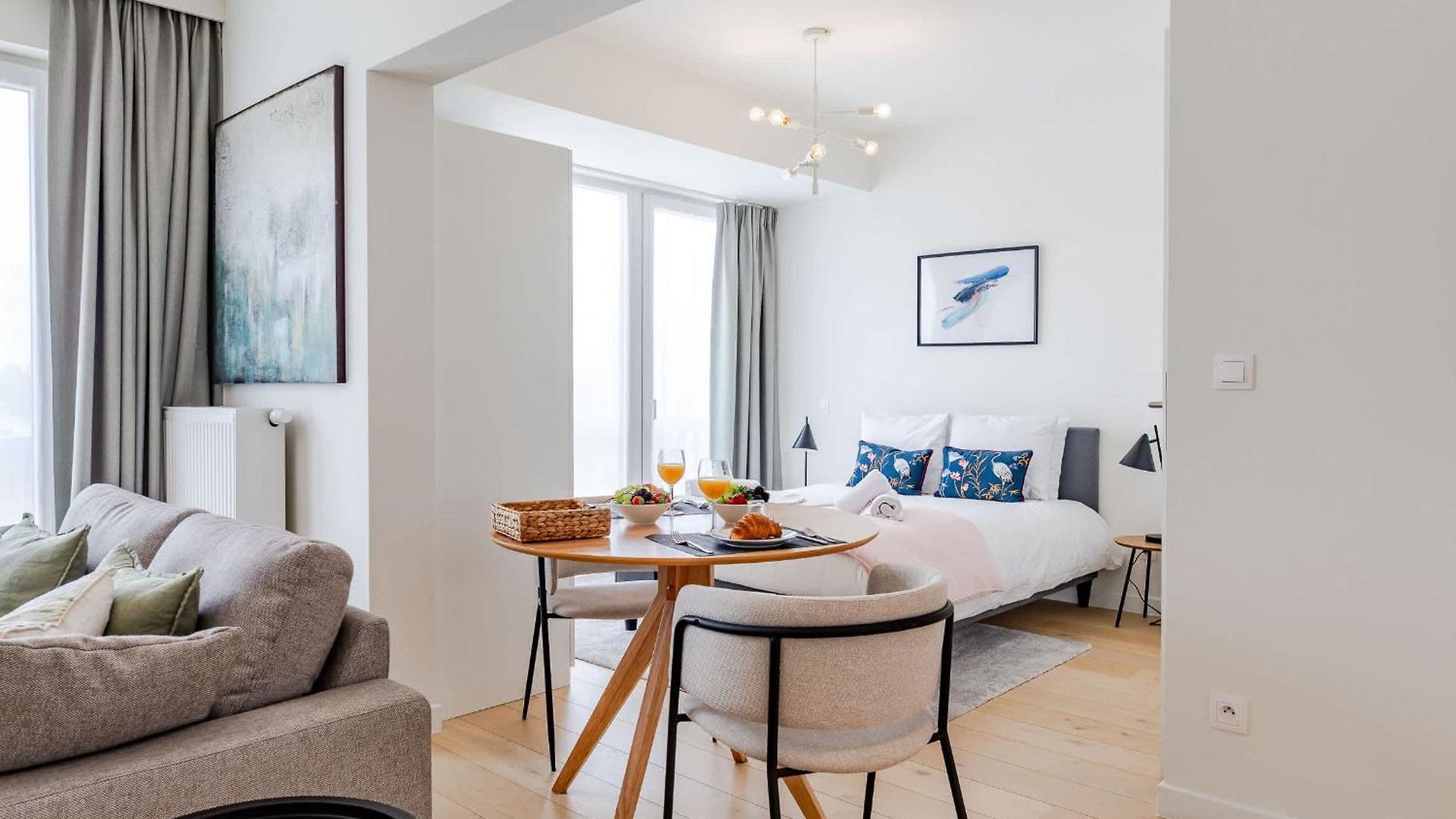 Apartment Large In A Serviced Building