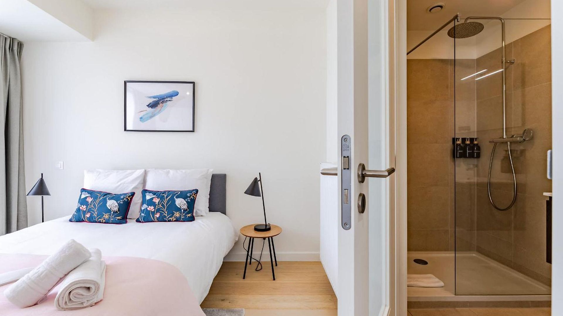 Large In A Serviced Building Apartment Brussels