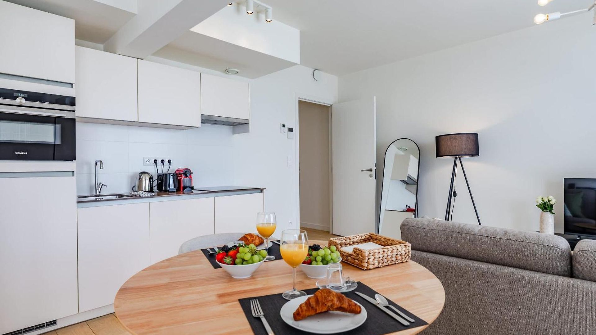 Apartment Large In A Serviced Building Brussels