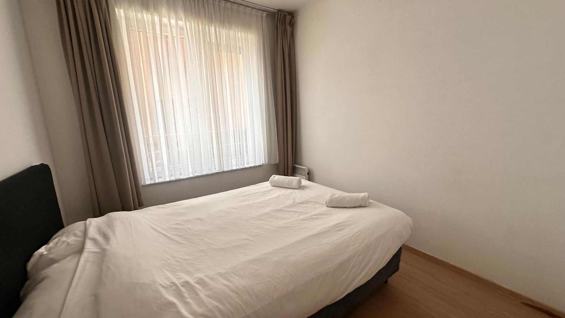 Apartment Modern 2 Bedroom For 6 - Center *