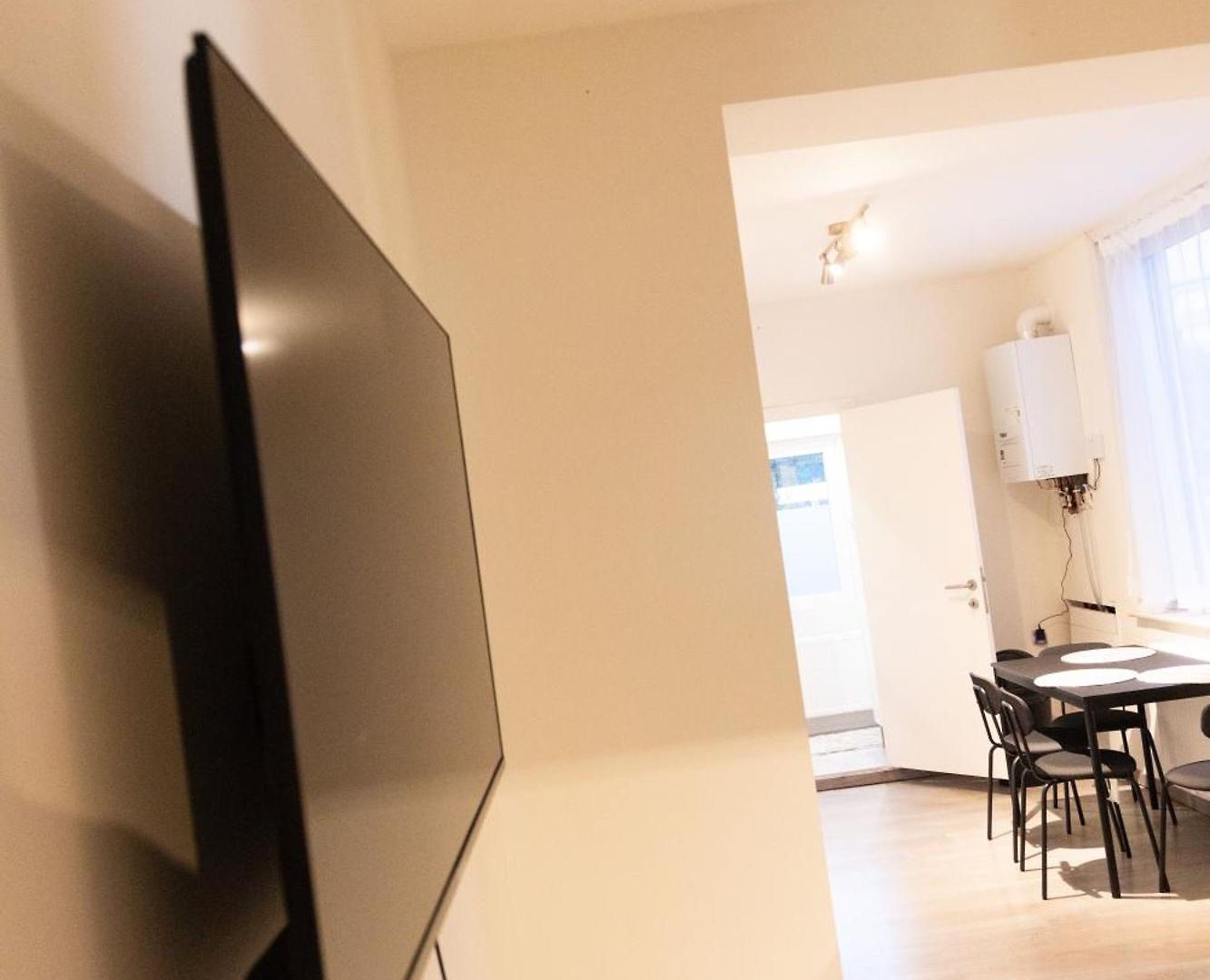 Sous Toit Lumineux Avec Garage Et 4 Pieces En Enfilade Appartement