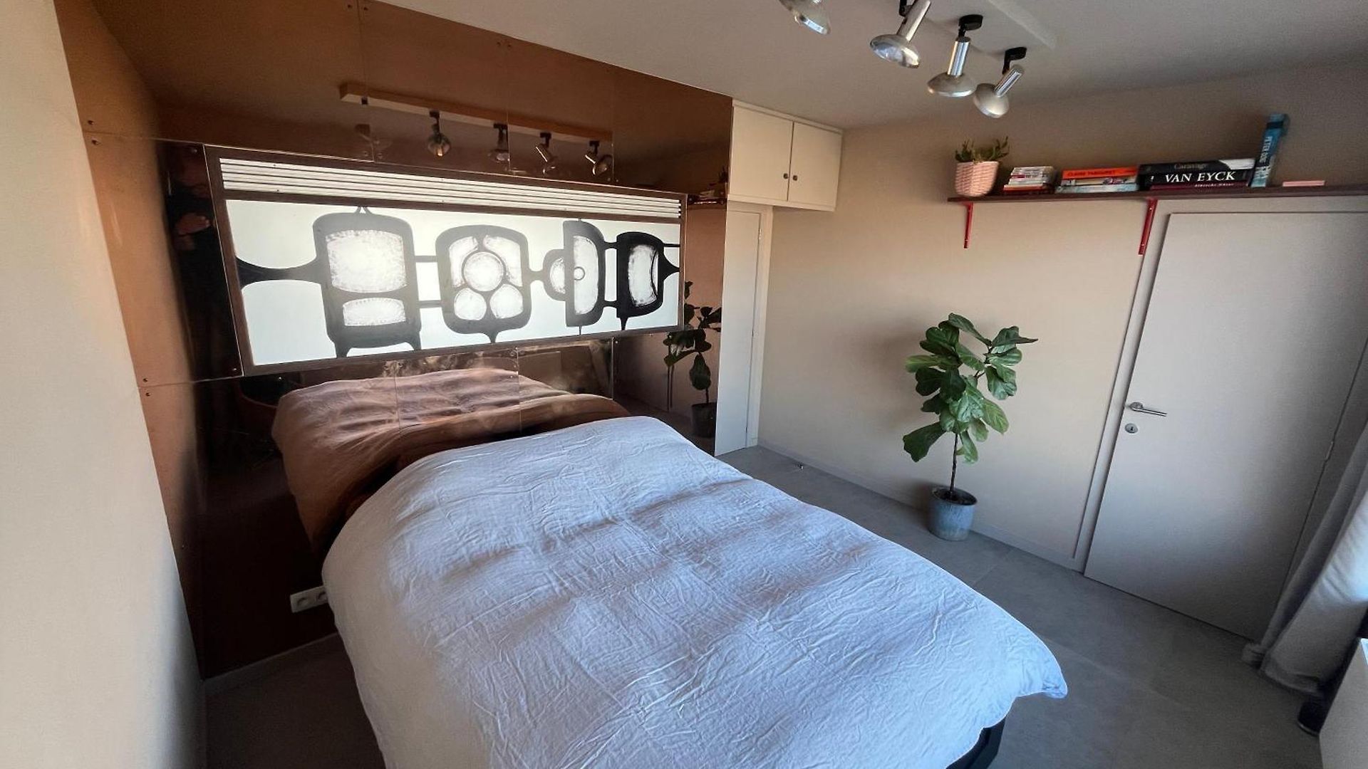 Apartment Overlooking